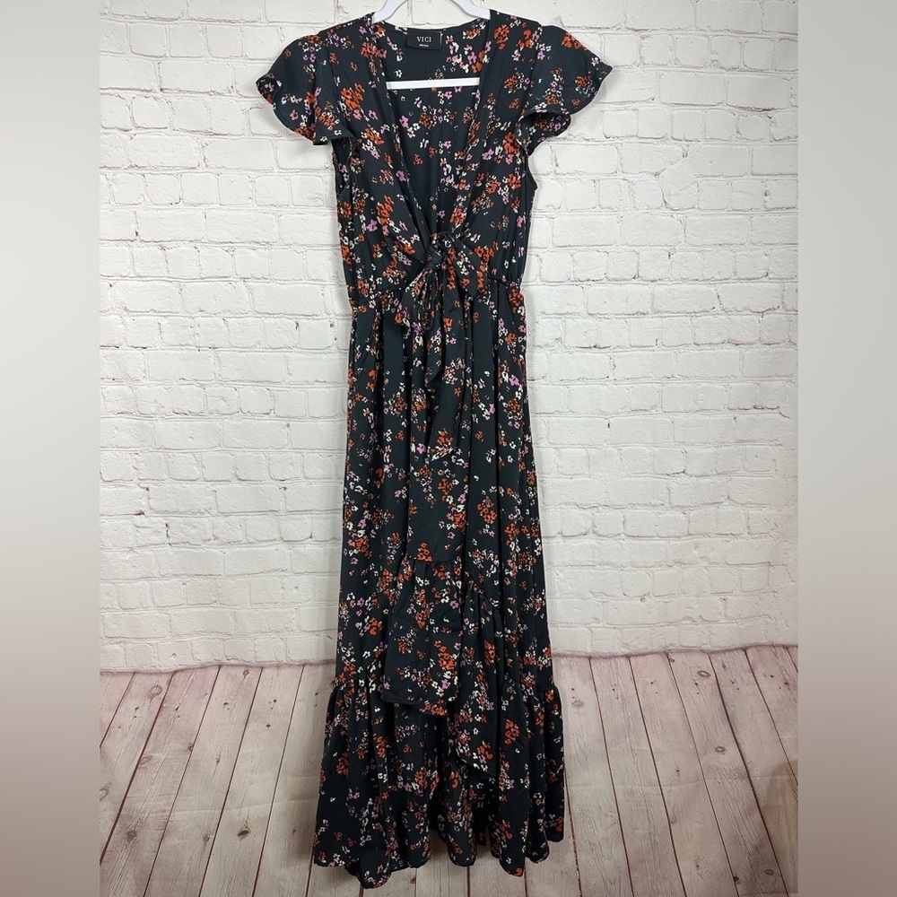 Vici Ruffled Cutout front Floral hi low Maxi Dress tie front, sz S, GUC